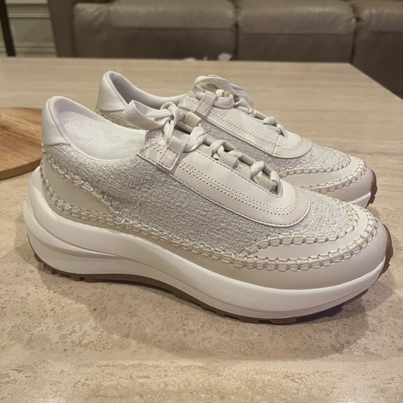 Altar’d State Platform sneakers - Picture 4 of 5